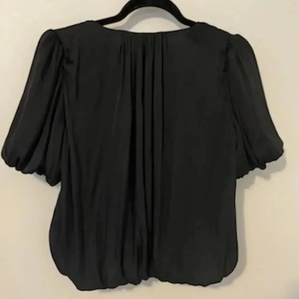 ASTR The Label Black Bubble Hem Puff Sleeve V Neck Top